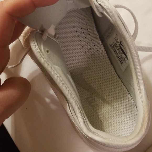 Womens Nikes - Picture 6 of 6